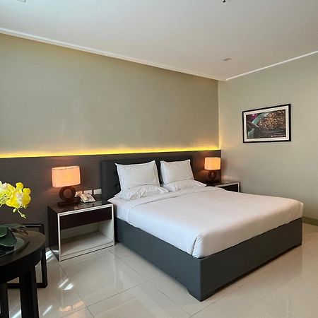 Iloilo Gateway Hotel And Suites Pavia Exterior photo