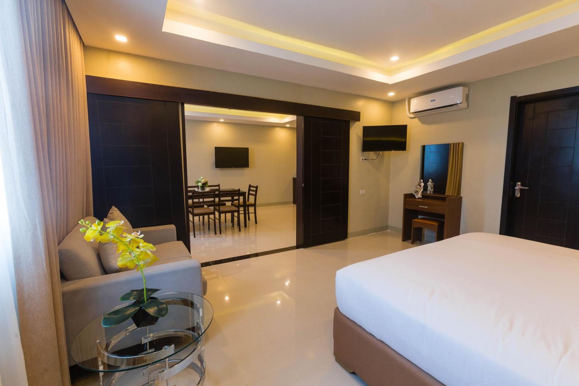 Iloilo Gateway Hotel And Suites Pavia Exterior photo